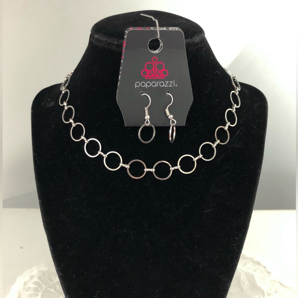 NWT Silver Minimalist Delicate Chain Link Necklace & Earrings Set
